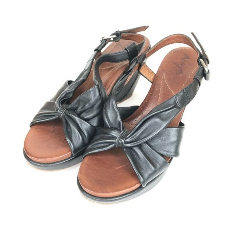 Naya Anthro Maher Black Wedge Leather Sandal Size 12